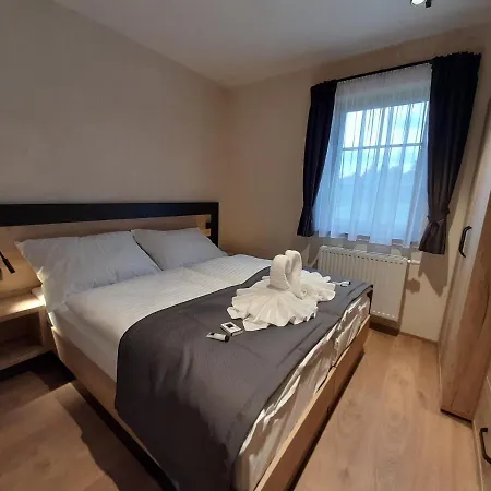 Aparthotel Klazary U Zumberka - Terasove